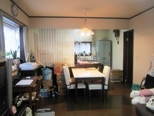 キッチンをI型からフラット対面にしたいわ。寒いから床暖房もつけたいんだけど。