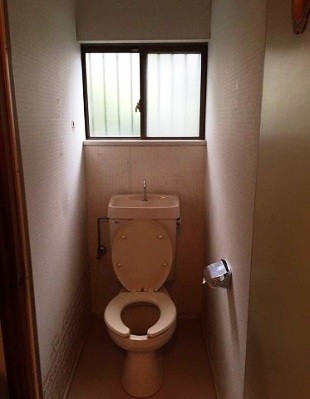 お手入れのしやすいトイレに取り替えたいけど、なるべく広く見えるようにしたいわ。