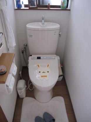 豊田市　トイレリフォーム　最近の便器は節水型です