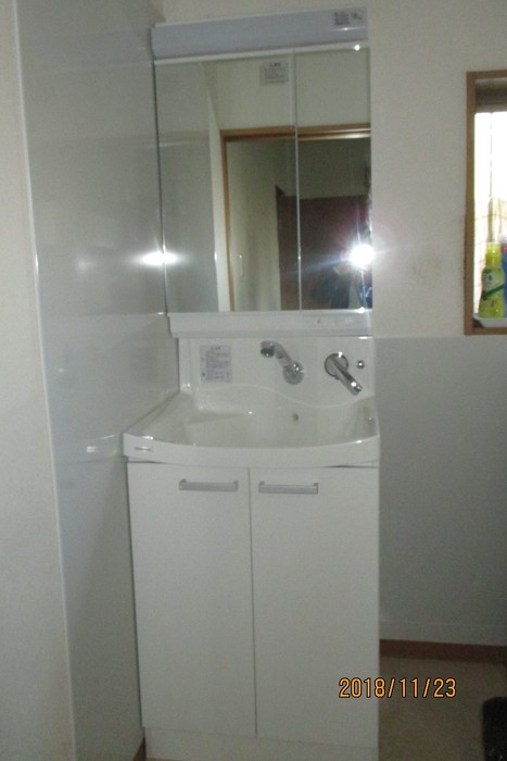 豊田市O様邸　洗面リフォーム　キッチンパネルでお手入れしやすい洗面室に！
