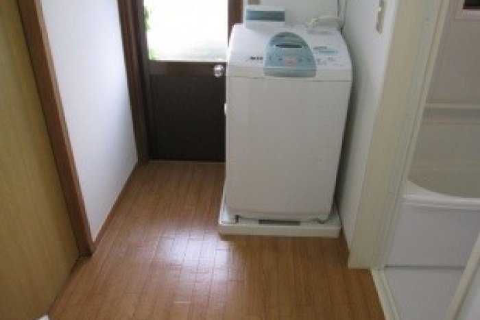 豊田市　T様邸　お風呂リフォーム　洗面所の床が腐っていたので床組から取替ました