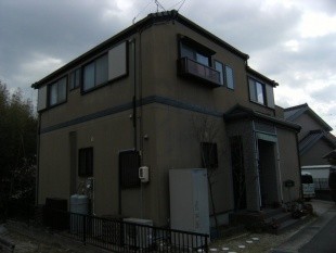 外壁の汚れが目立ってきたので塗り替えしたいなぁ。