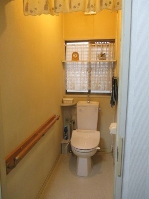 ２階のトイレにパネルを貼って掃除が楽になったから１階のトイレにも貼りたいわ。