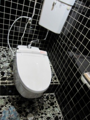 豊田市　Ｓ様邸　トイレリフォーム　和式トイレでも洋式の様に使えます