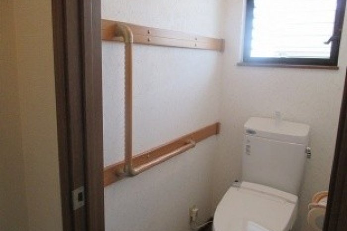 豊田市　Ｋ様邸　トイレリフォーム　トイレ取替及び手すり取付工事