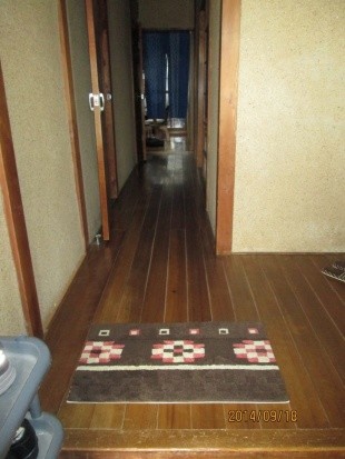 廊下の床がフカフカして心配なので丈夫にしてほしいです。