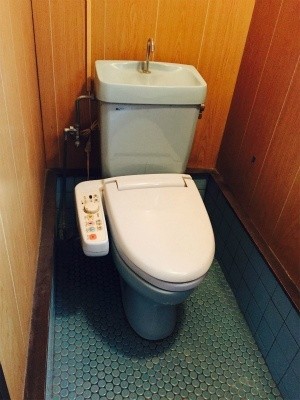 トイレから水漏れがするので早く取り替えたいわ。