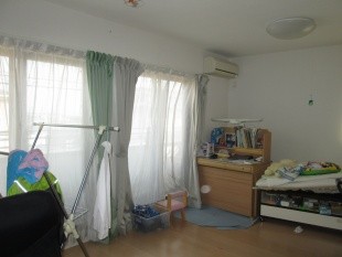 子供が大きくなってきたので、12畳の部屋を2部屋に分けたいわ。
