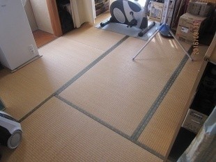 ペットを飼い始めて、畳だと掃除がしにくいからお手入れがしやすい床にしたいわ。
