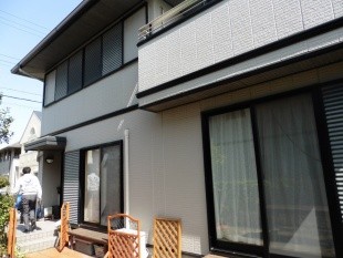 家を建ててから15年経過して、外壁面の劣化が気になってきたなぁ。