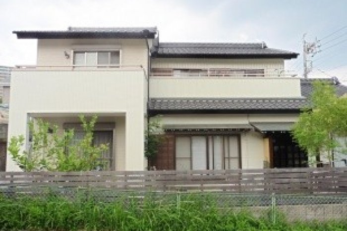 豊田市　外壁塗装　一体感のある家