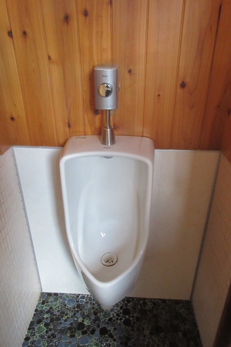 トイレリフォーム　屋外小便器　取替　豊田市Ｍ様邸