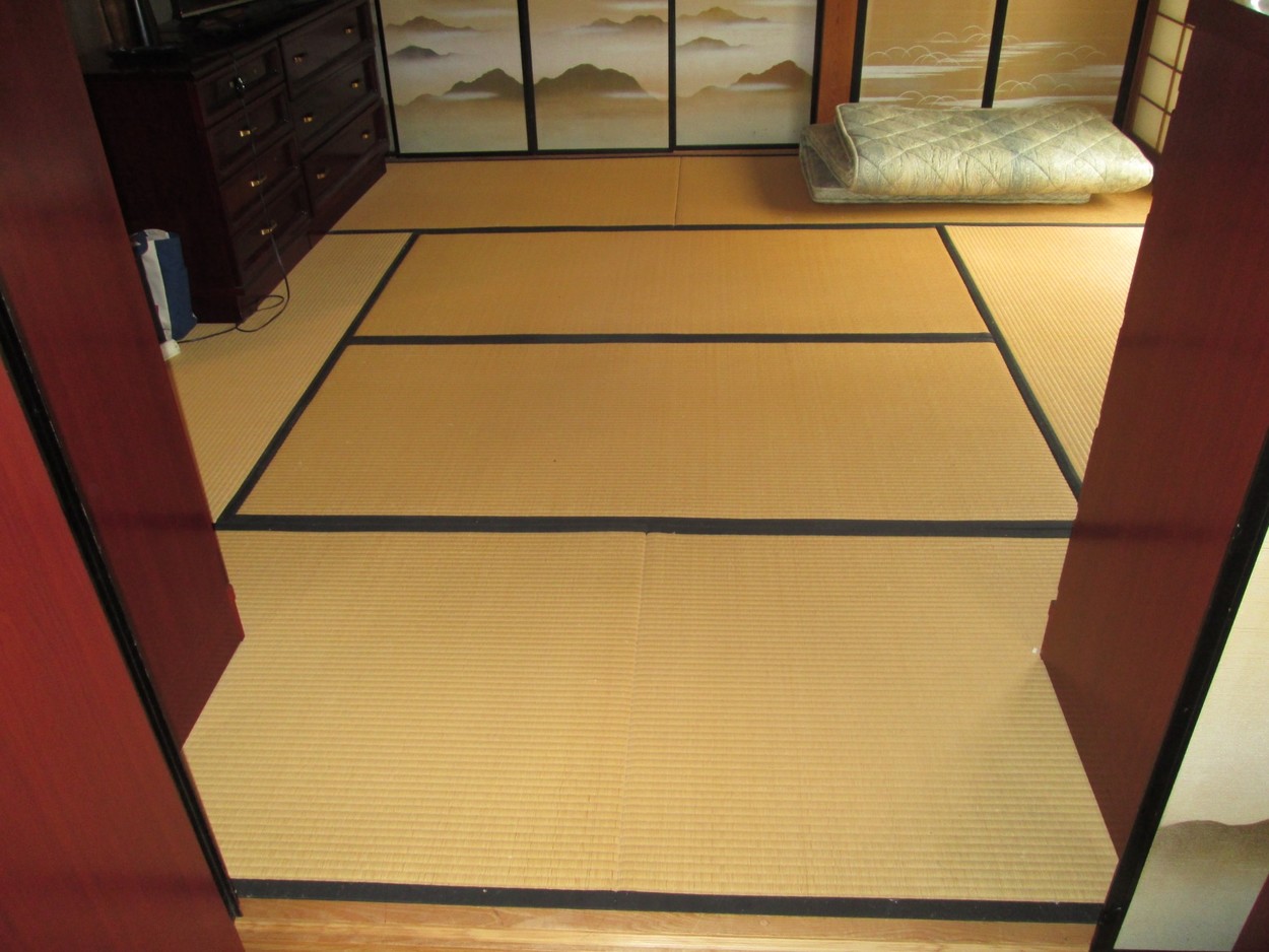 和室の畳が傷んできたわ・・・
