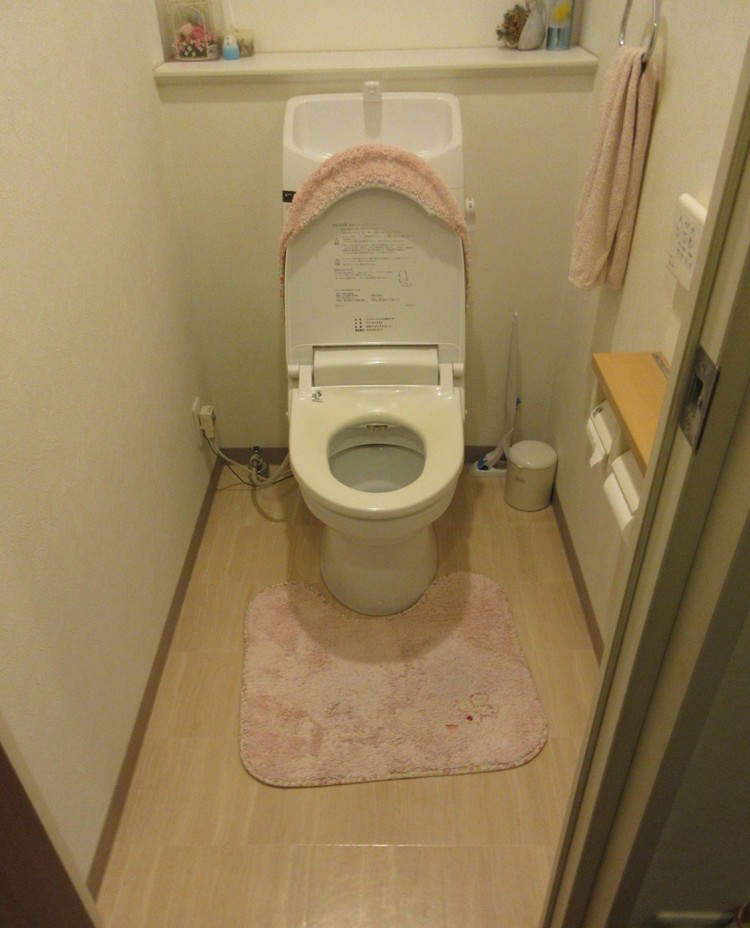 アイボリー色のトイレが・・・