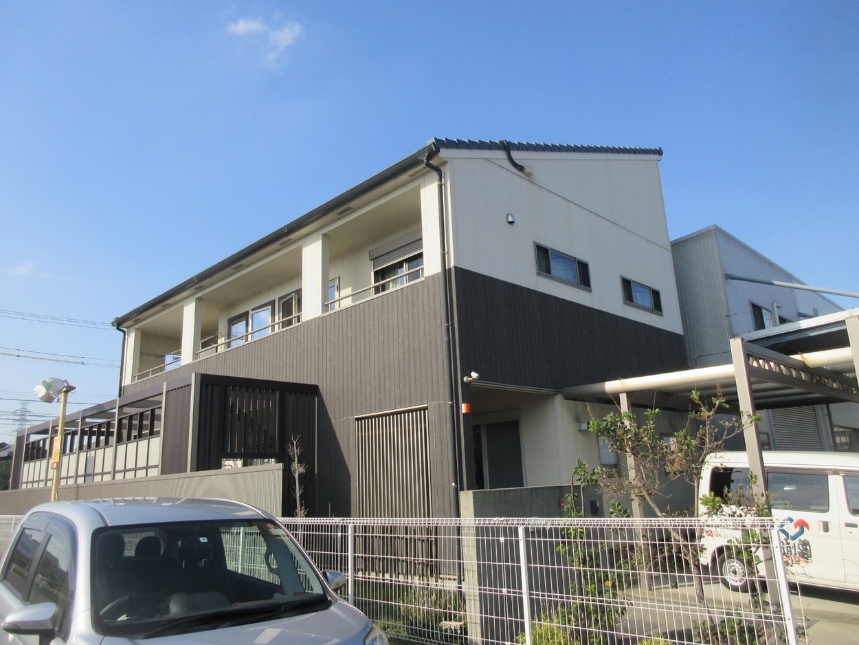 築10年を超えてから外壁の目地が割れてきていて・・・・