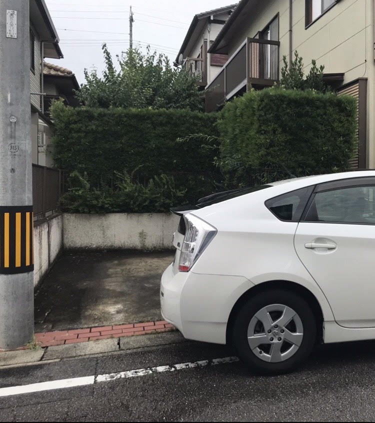 軽自動車と普通車を縦列駐車させたいです・・・