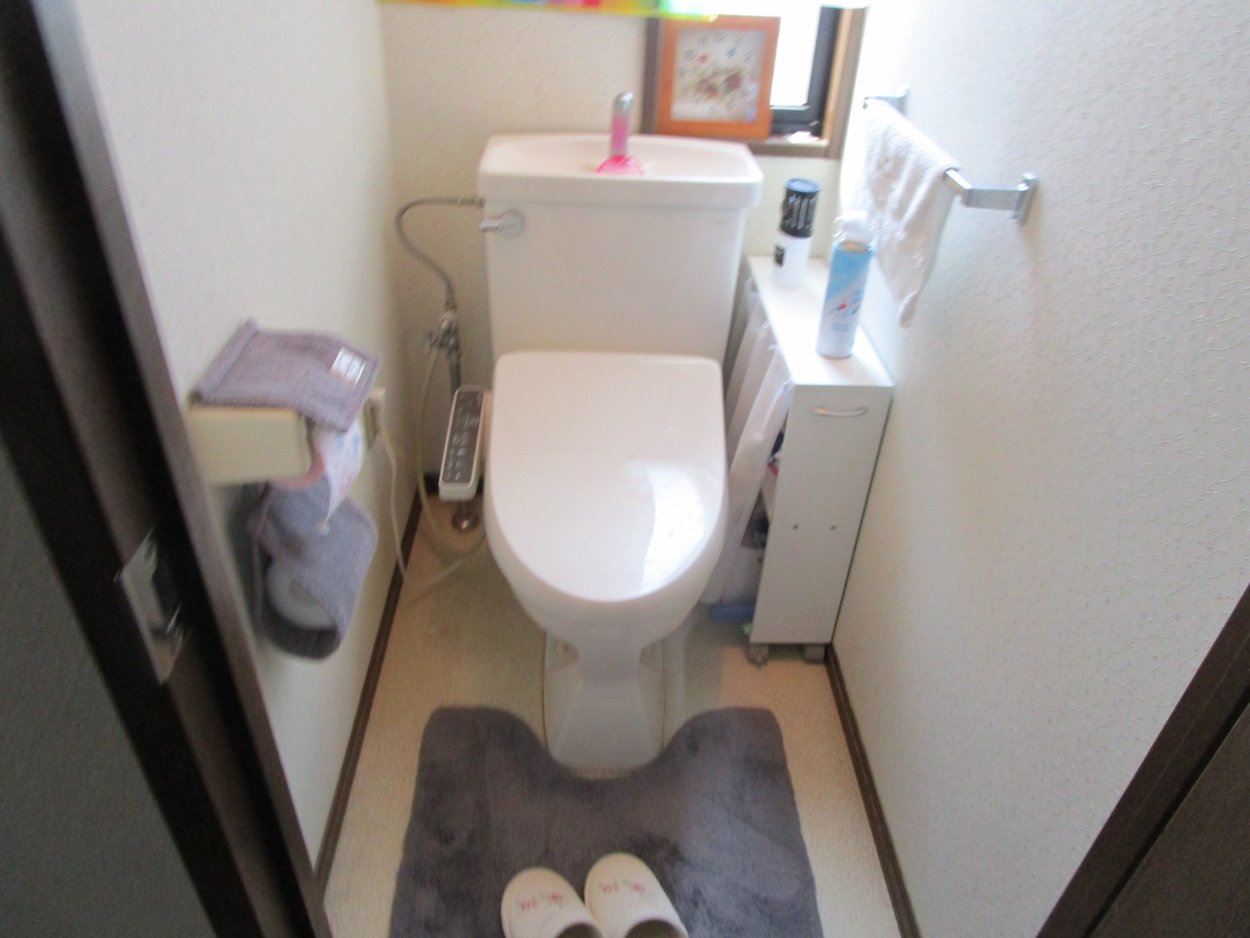 タンクレスで奥行きが短いタイプのトイレに取り替えたいと思っています。