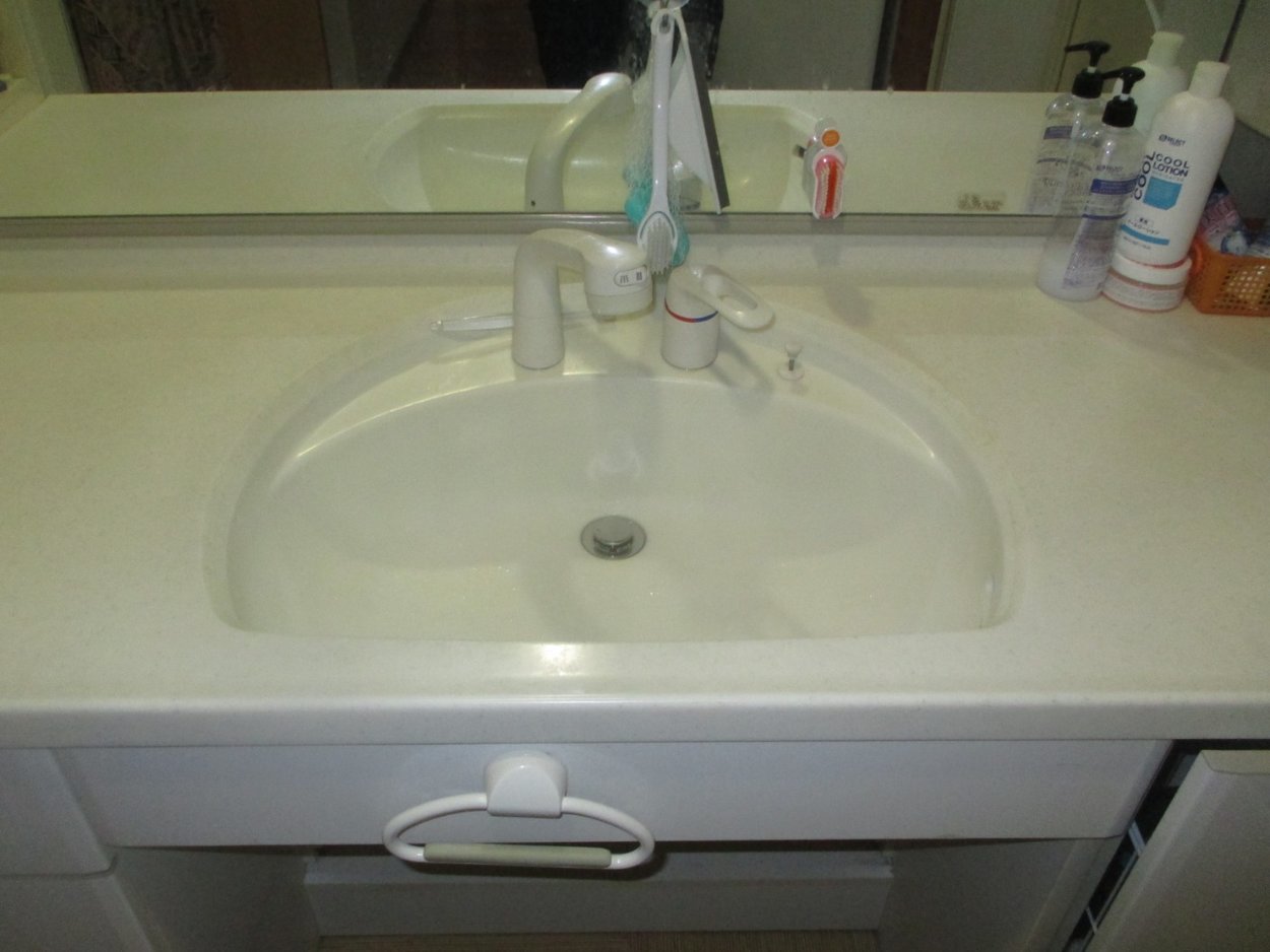 水栓を使うと水が漏れ出しました…