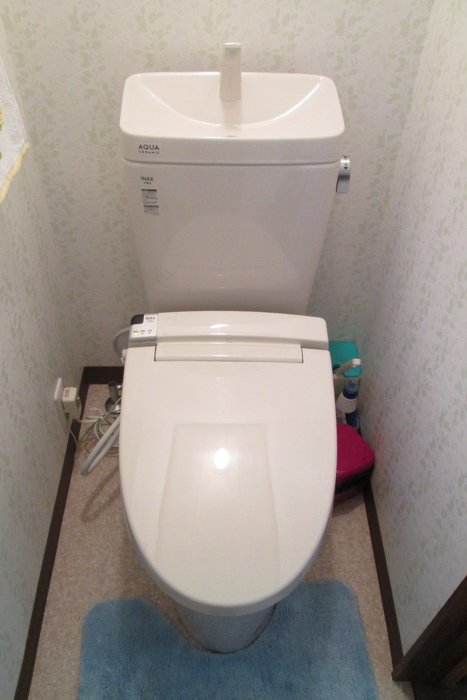 1・2階トイレ改装工事　和式から洋式/床なり補修/クロス貼り替え/コンセント移設/ＬＩＸＩＬ/アメージュＺ/ＫＡ２２グレード