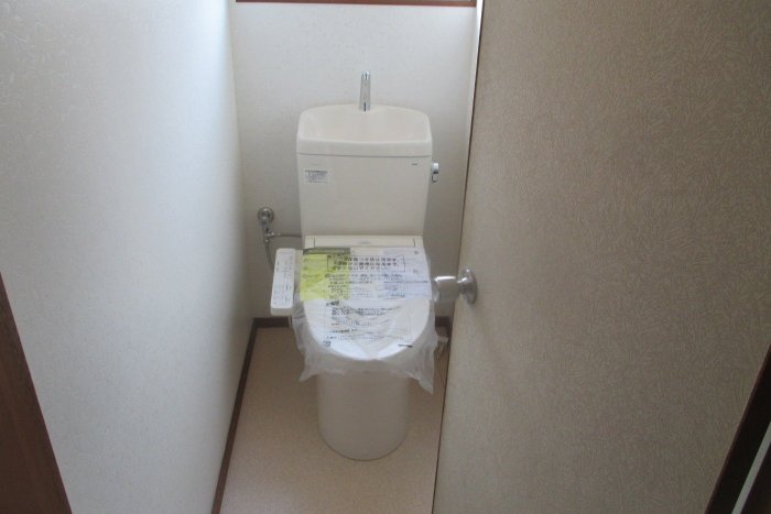 今までよりも水量が約1/2に抑えることができる節水型のトイレに！