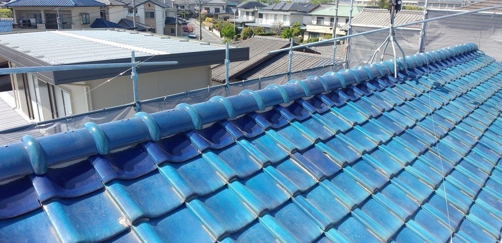 棟を取り替えて雨、風、地震に強い屋根に