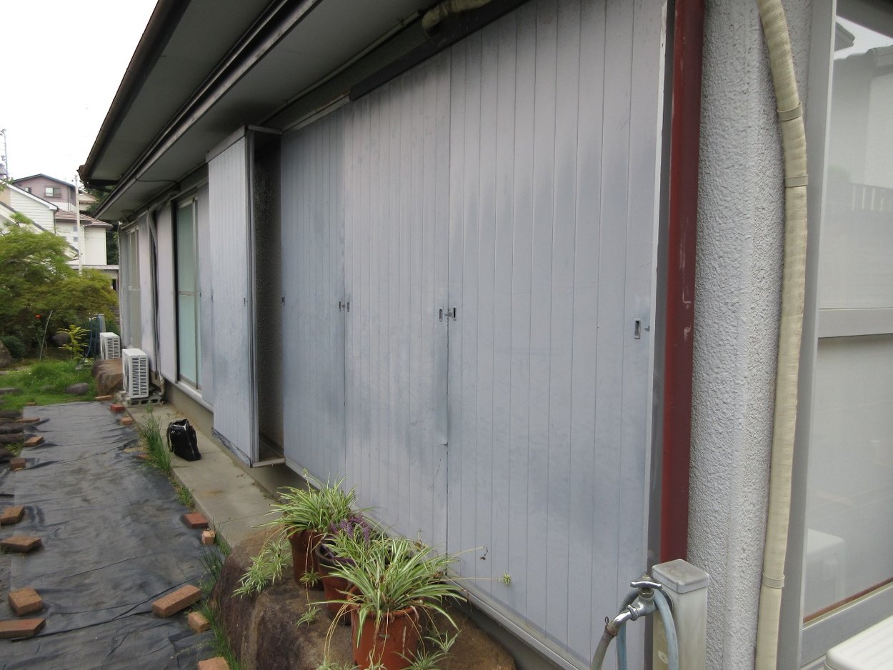 雨戸が閉まらなくなってしまって・・・