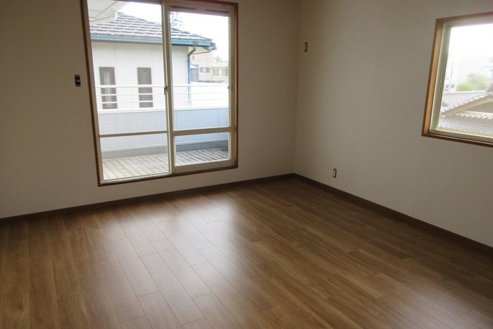 和室と縁側を1つの部屋に、クローゼットを新設して広く快適な空間へ！