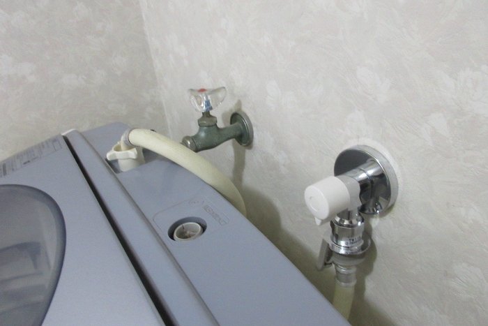 錆ついた「洗濯水栓」のお取替えしました♪　水漏れの心配不要、「緊急ストッパー付き」水栓です！