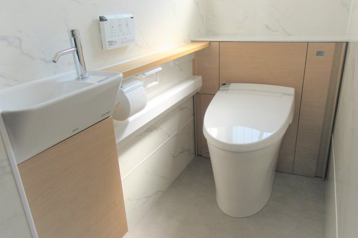 和式から洋式トイレへ　明るく清潔感のある使いやすいトイレ空間になりました！