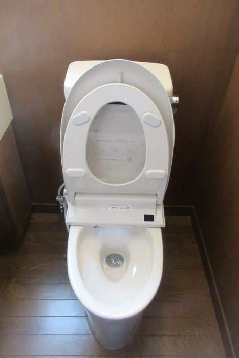 トイレの本体と、トイレの手洗水栓を取り替えて使いやすい空間に！