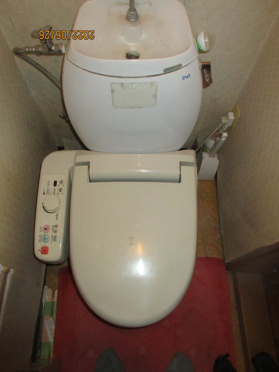 トイレの床がふかふかしているの...