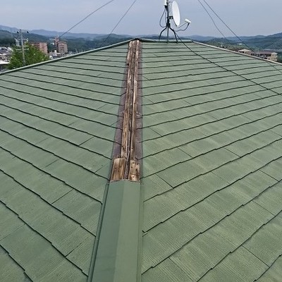 台風直後、棟板金を新しく