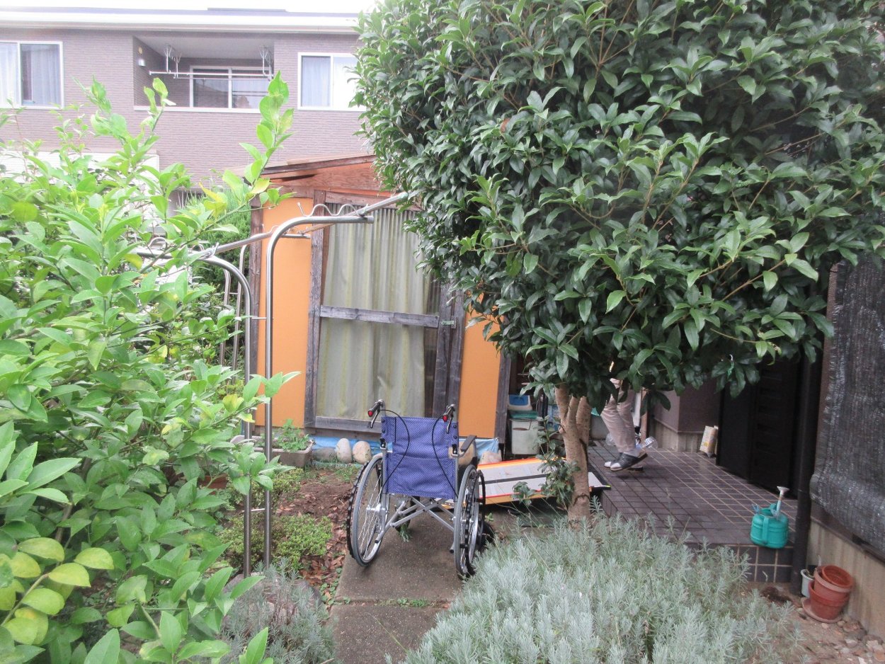 車いすで出入り出来るようにしないな…