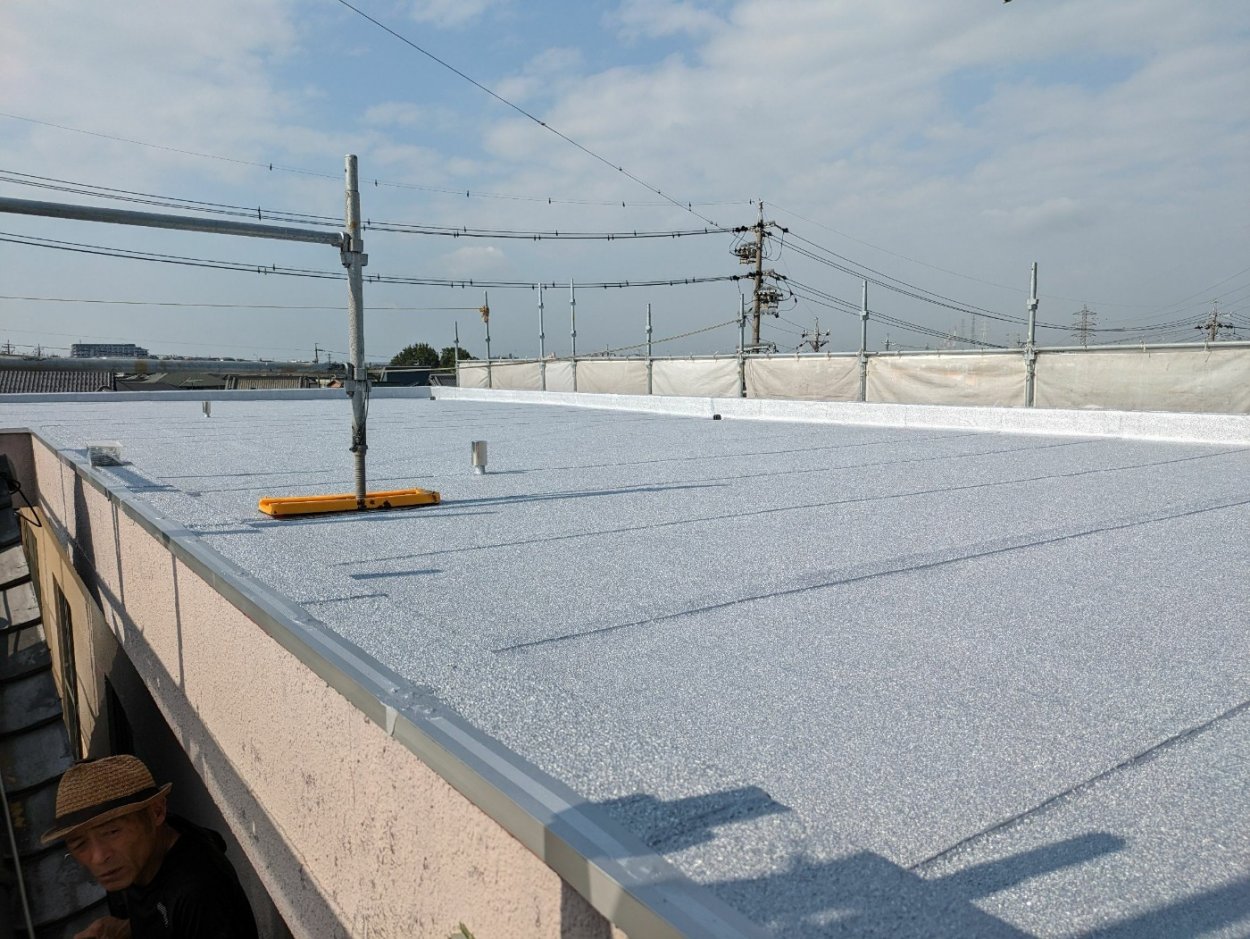 屋上防水を信頼のアスファルト防水で施工し直しました。