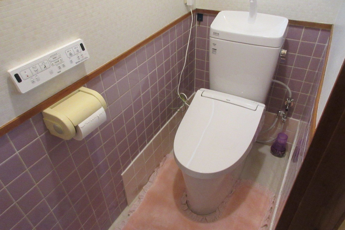 和式トイレから洋式トイレに！座る動作も楽になりました！【施工中写真有】