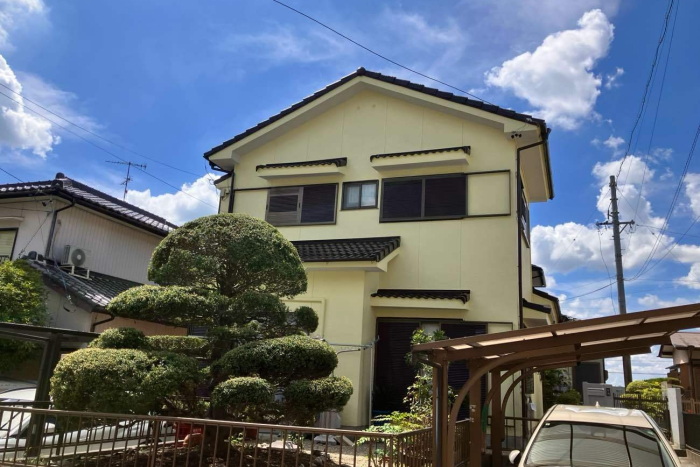 黄色い外壁にしました！