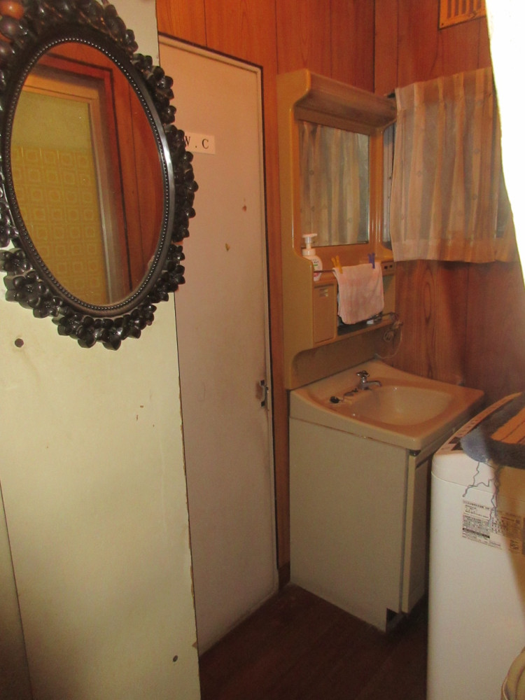 洗面所を通らないとトイレに入れませんでした