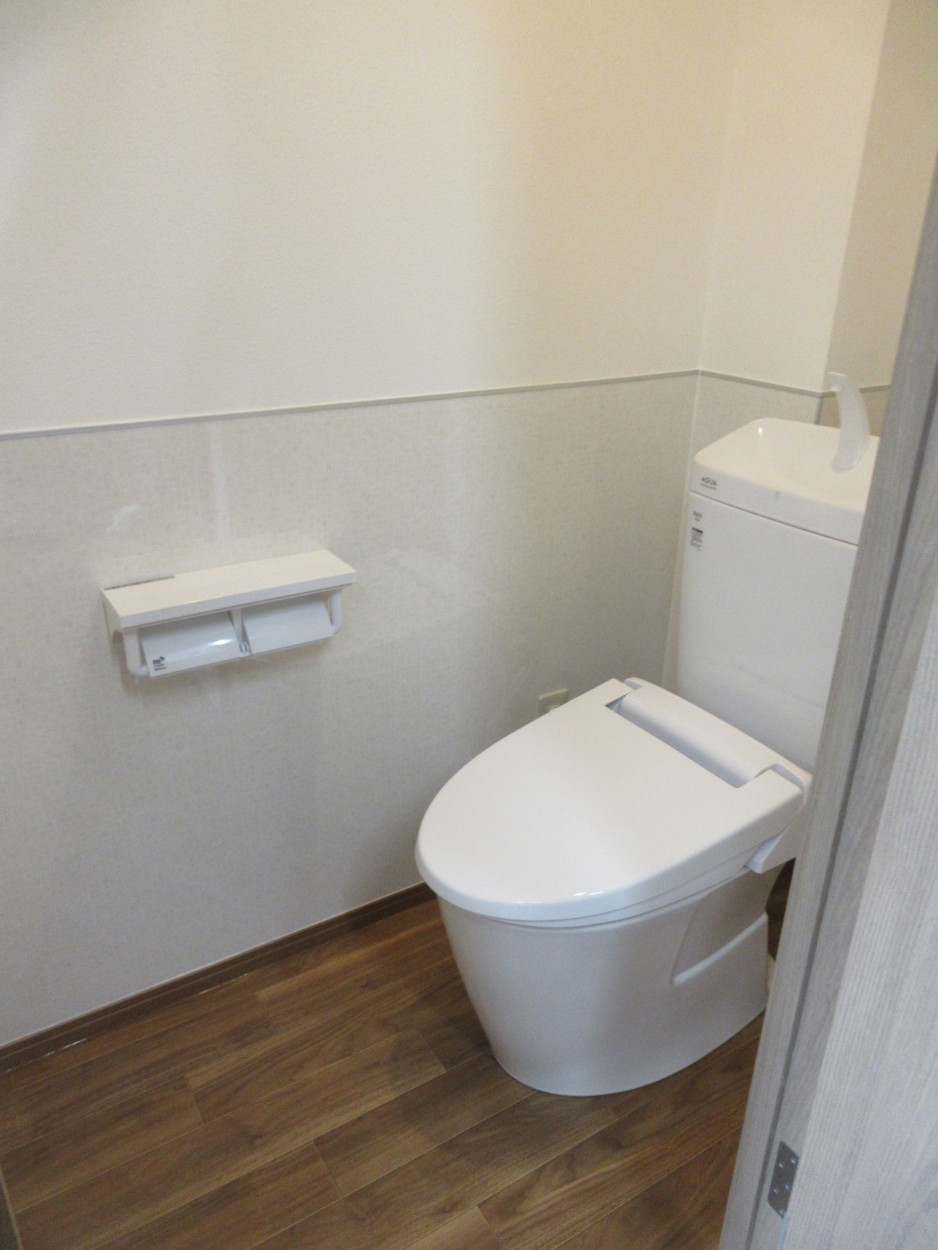 作業場に流し台とトイレを設置し、快適な環境に！