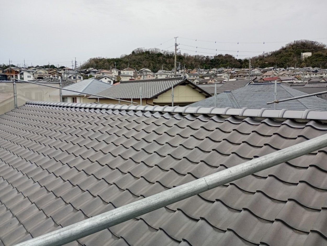 棟を取替て軽量、耐震の安心屋根になりました。