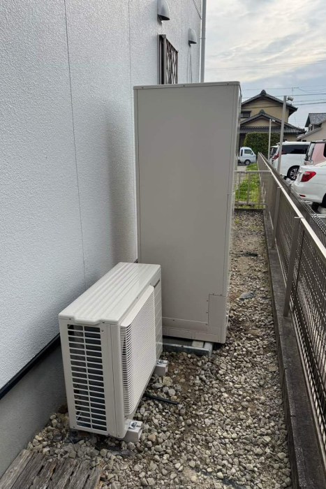 エコキュートの置台ごと取替　1日施工