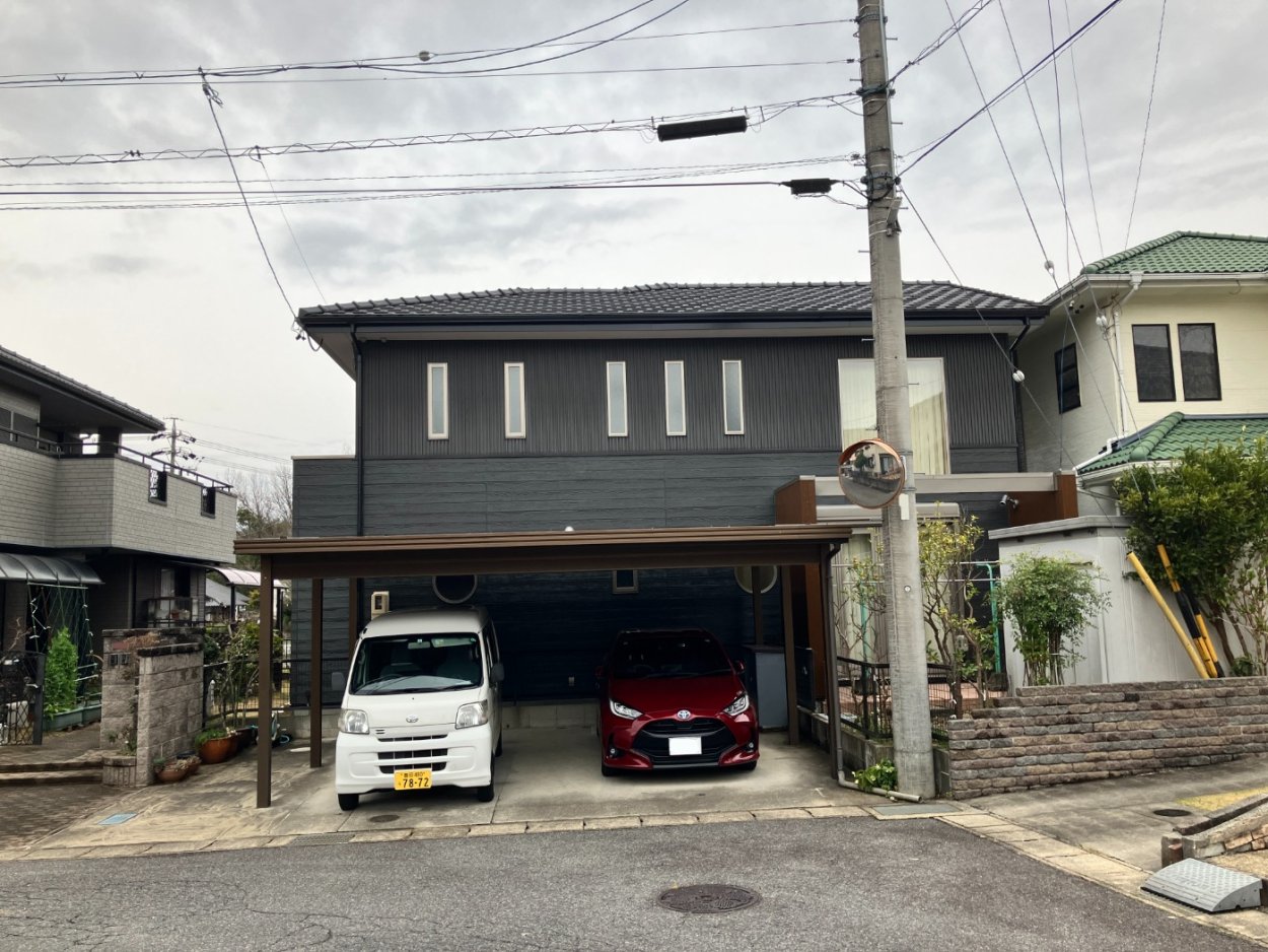 素材の違う外壁部分のみの塗装を行いました。