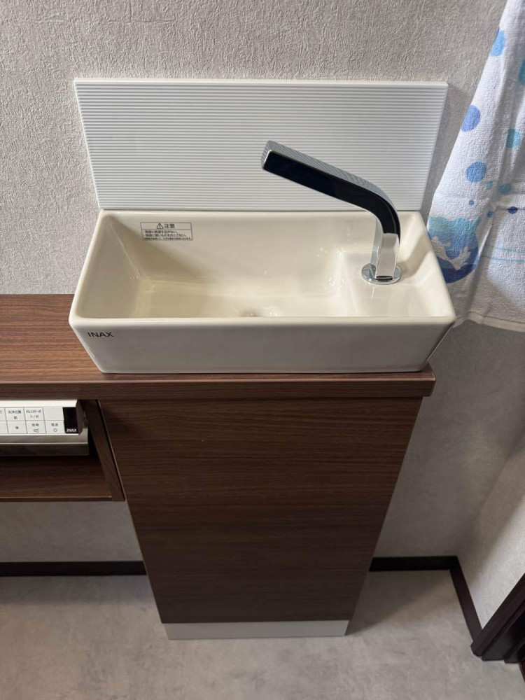 タッチレス水栓の手洗い器に！