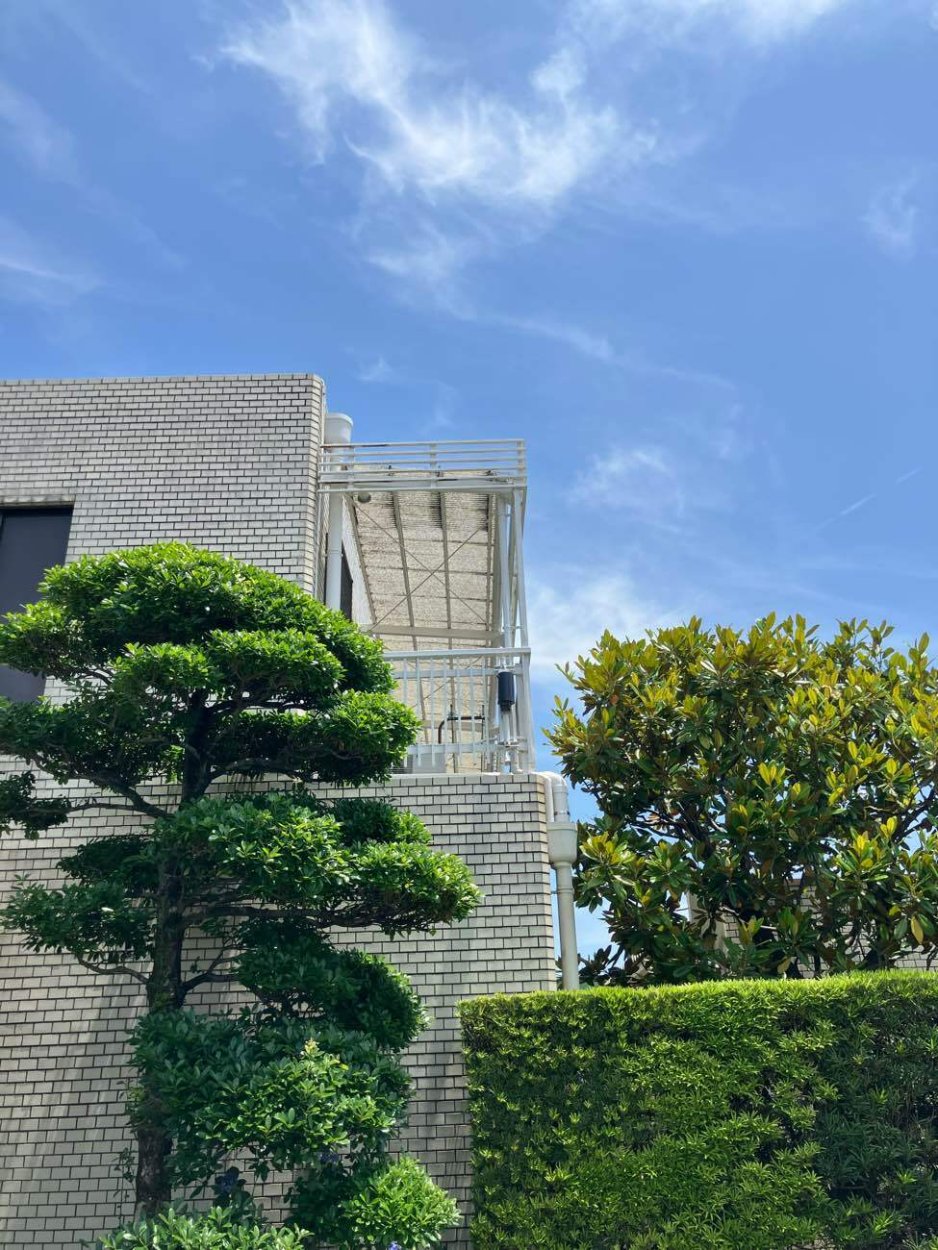 テラスの屋根が古くて・・・