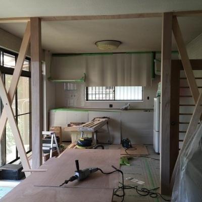 工事で、居間とキッチンを1つに