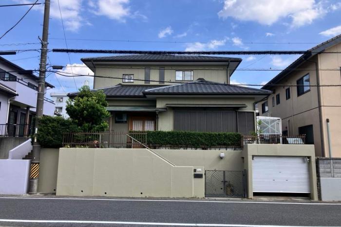 シリコン塗料で和風のお宅を塗り替えました。