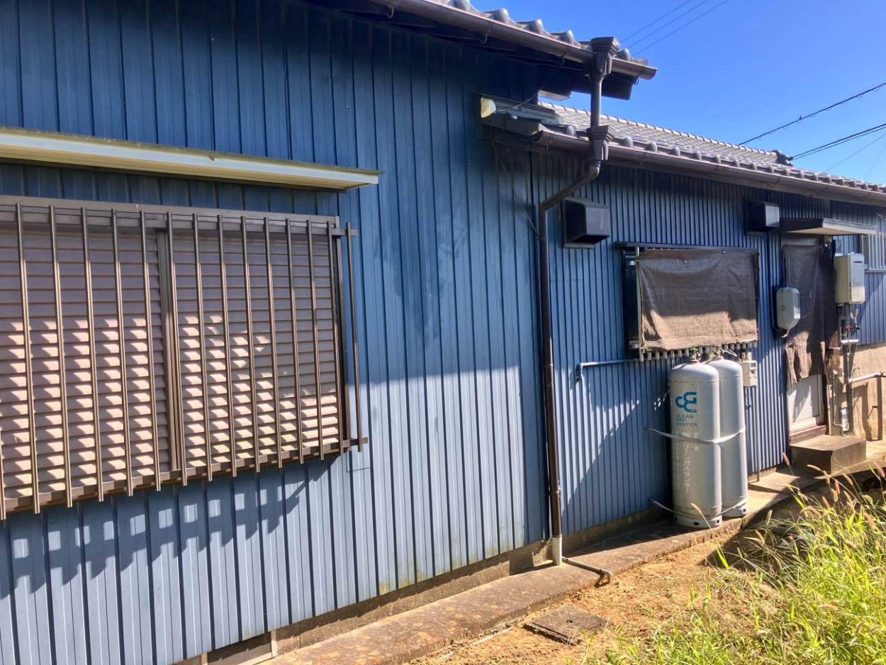 部分的、トタンの気になる箇所を塗装したい