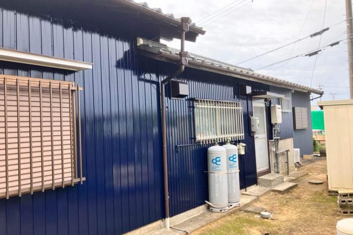 トタンの外壁のシリコン塗装