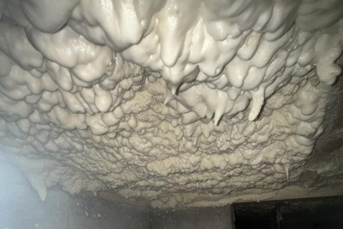 床下吹き付け断熱の工事