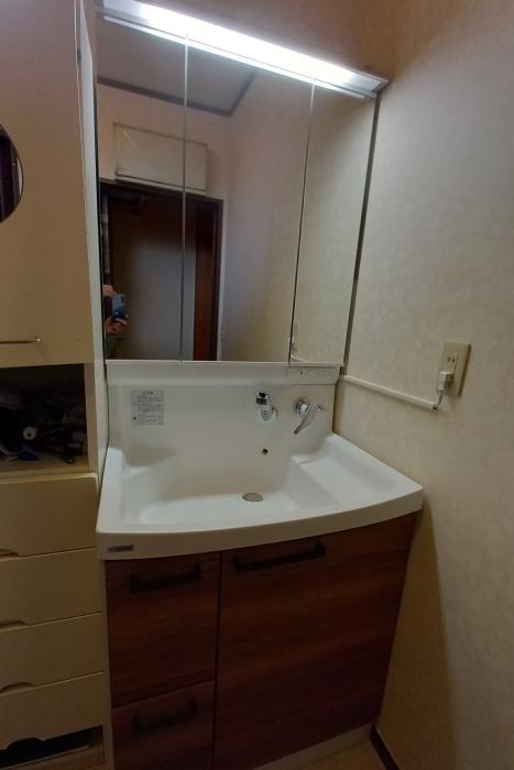 洗面台の水栓から水漏れが・・・取替えました