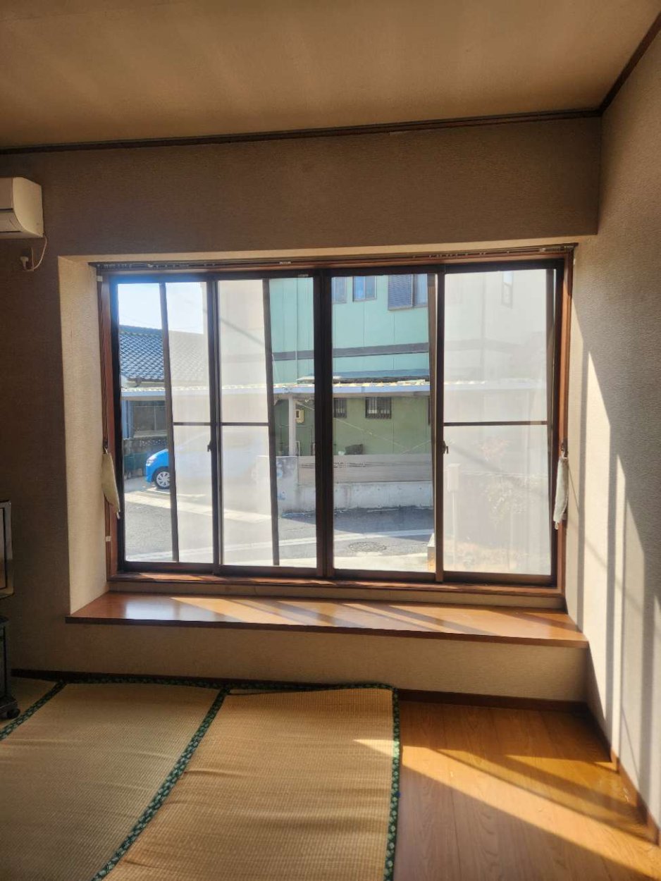 サッシが脱輪して閉まらなくなりました！